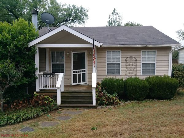 3831 Sentinel Dr, Nashville, TN 37209
