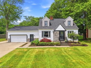 534 Miner Road, Highland Heights, OH 44143
