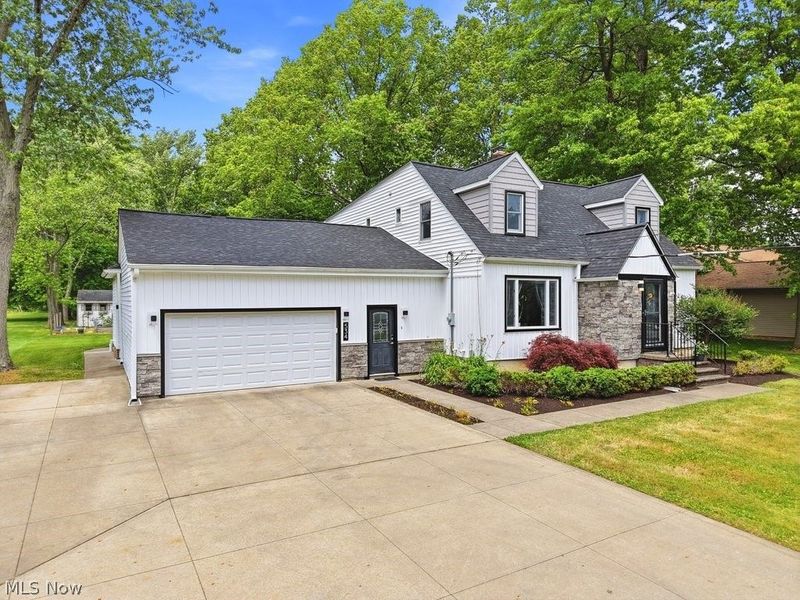 534 Miner Road, Highland Heights, OH 44143 Photo 3
