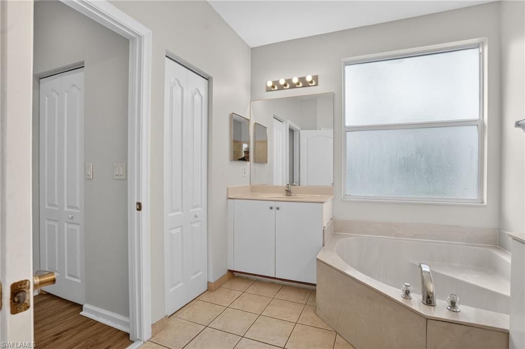 7013 Romana Way, Unit 1506, Naples, FL 34119 Photo