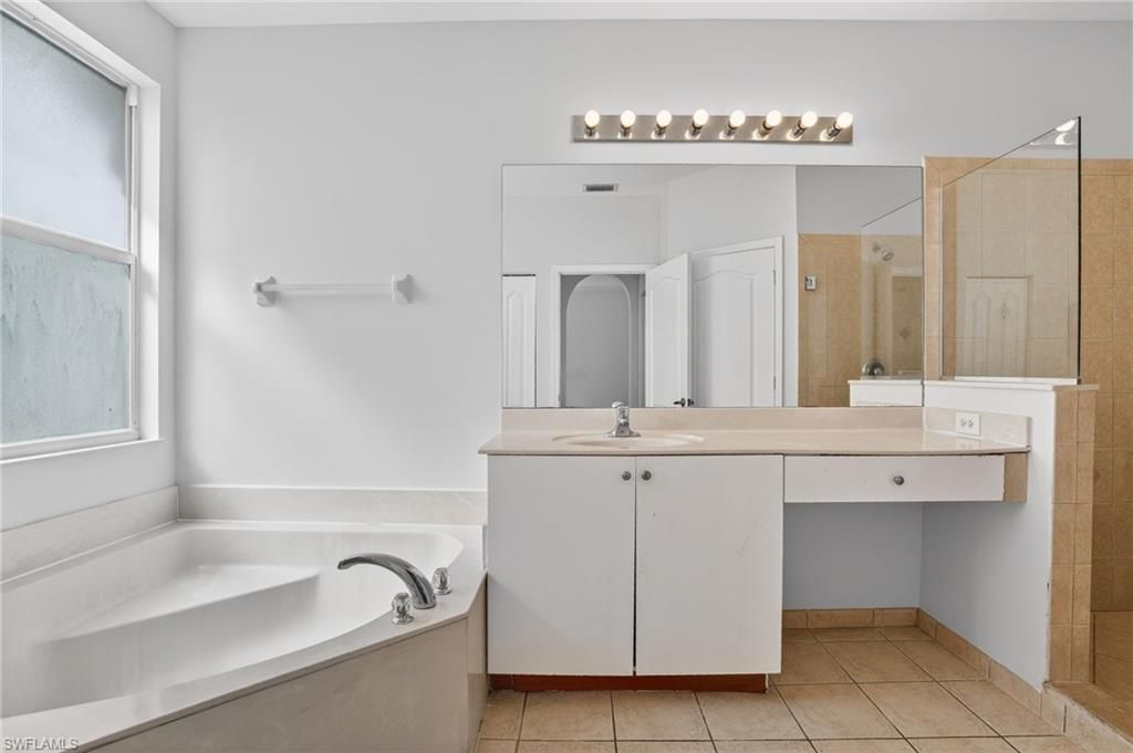 7013 Romana Way, Unit 1506, Naples, FL 34119 Photo