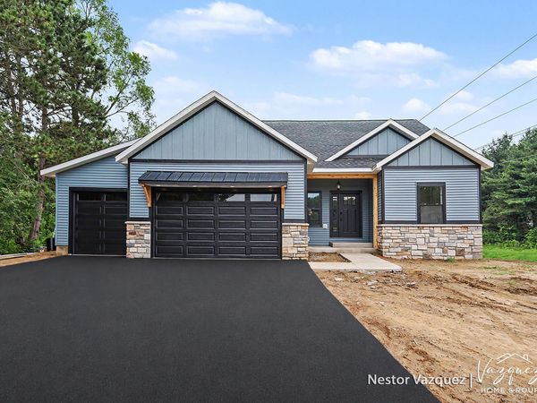 186 9 Mile Road NE, Comstock Park, MI 49321