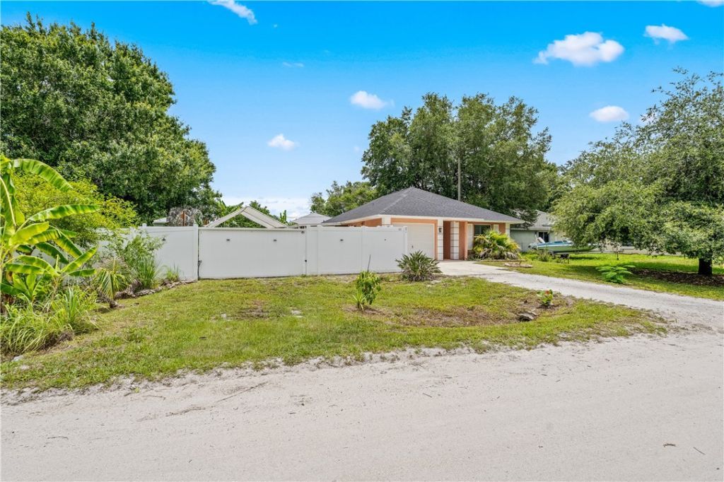 2246 86th Court, Vero Beach, FL 32966 Photo