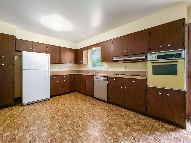 2983 Wellesley Drive , Columbus, OH 43221 Photo 13
