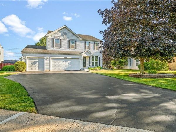 10695 Yellowstone Drive, Huntley, IL 60142