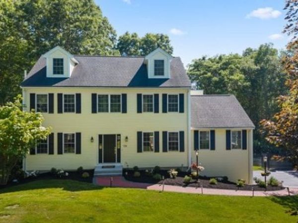 128 Memorial Dr, Shrewsbury, MA 01545