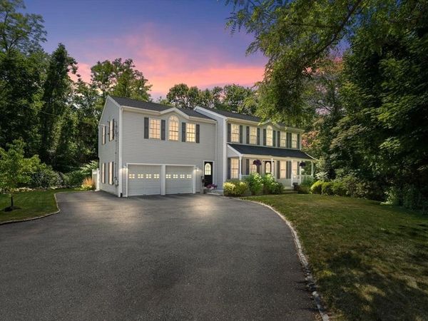5 Hemenway Avenue, Melrose, MA 02176