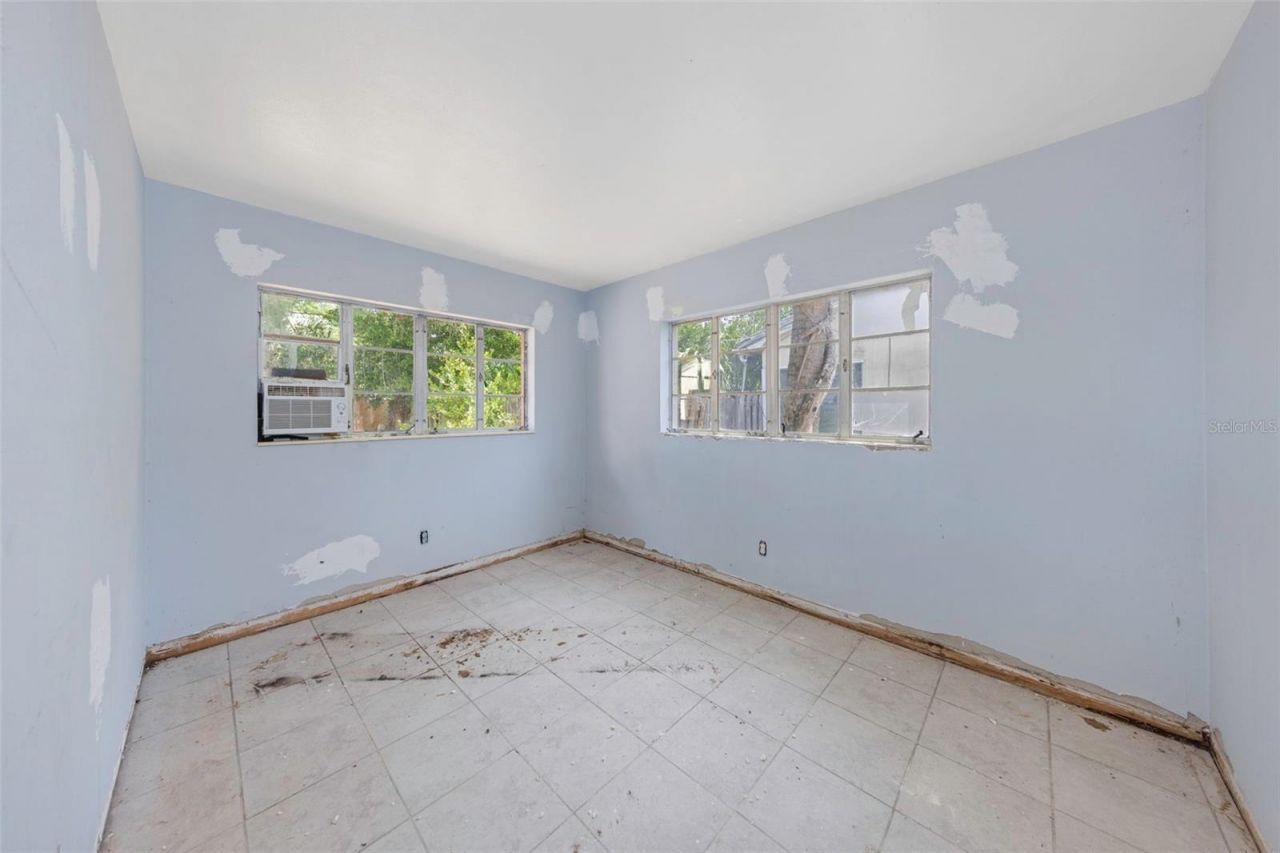 6235 Hampton Drive N, Saint Petersburg, FL 33710 Photo