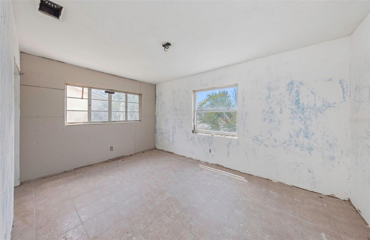 6235 Hampton Drive N, Saint Petersburg, FL 33710 Photo