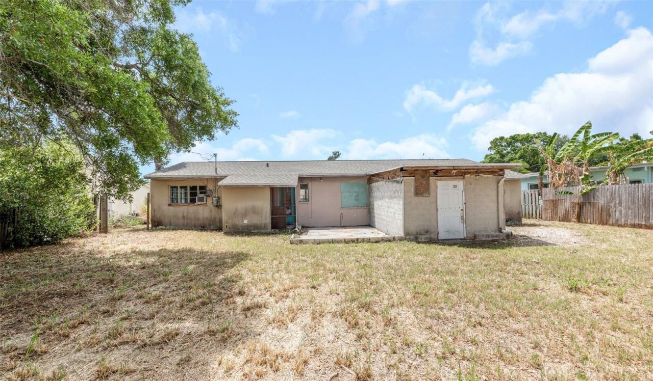 6235 Hampton Drive N, Saint Petersburg, FL 33710 Photo