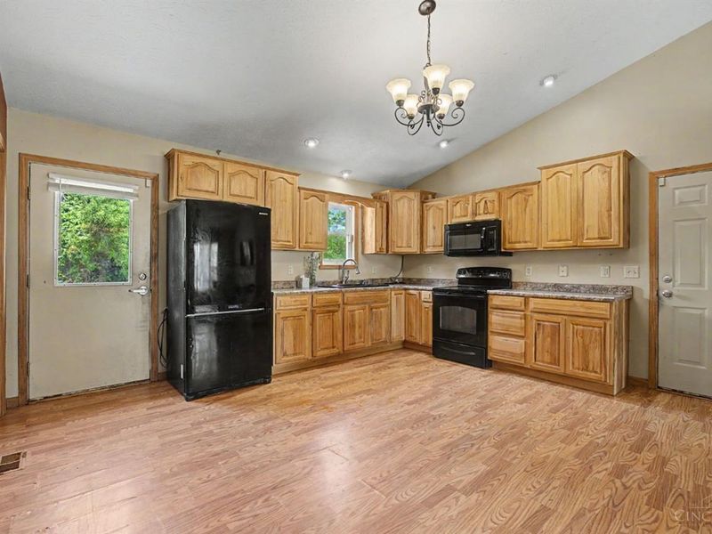 8320 Keister Road, Middletown, OH 45042 Photo 6