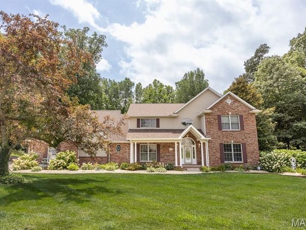 1660 Golf Course Drive, Belleville, IL 62220
