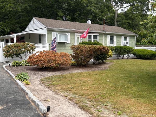 152 Grand Avenue , Shirley, NY 11967