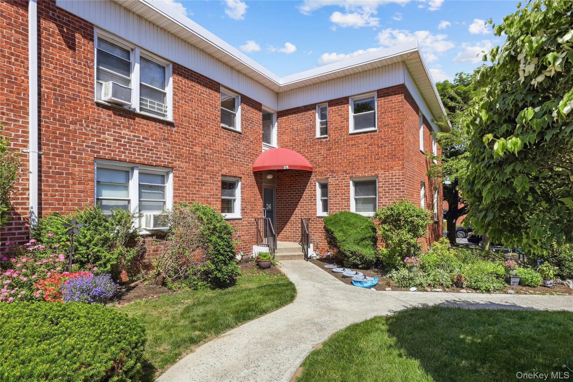 24 Winchester Avenue , Unit 2C, Yonkers, NY 10710 Main Photo