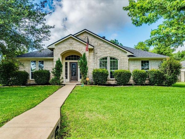 103 Nopal LN, Buda, TX 78610