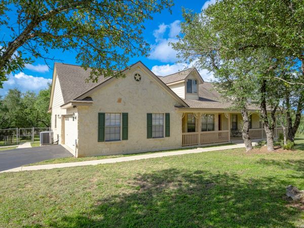 6211 YORKSHIRE DR, Spring Branch, TX 78070