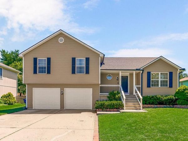 2125 SE 6th Terrace, Lee's Summit, MO 64063