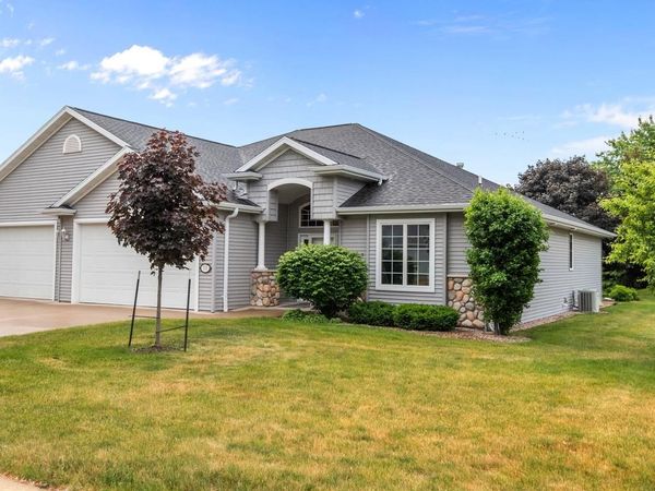111 REGENT PLACE, Neenah, WI 54956