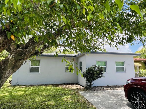 525 NW 22nd Avenue, Fort Lauderdale, FL 33311