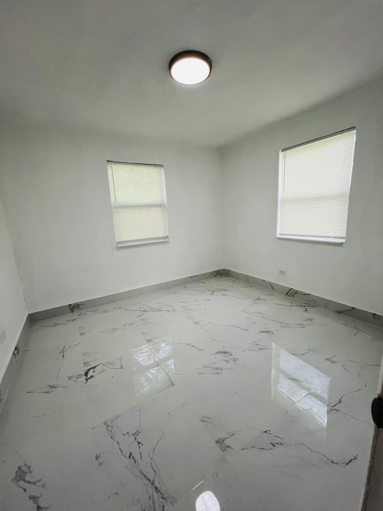 525 NW 22nd Avenue, Fort Lauderdale, FL 33311 Photo