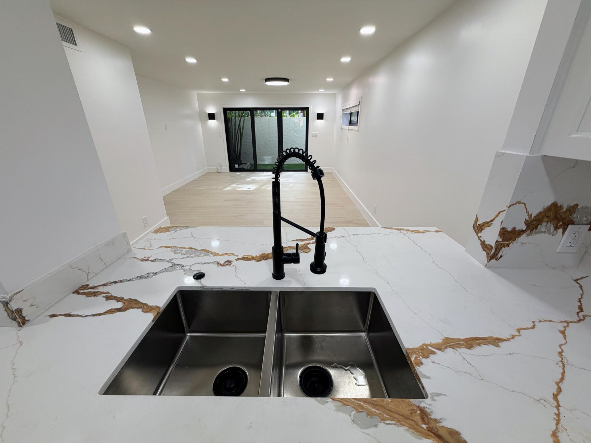575 NE 7th Avenue, Unit 4b, Fort Lauderdale, FL 33301 Photo