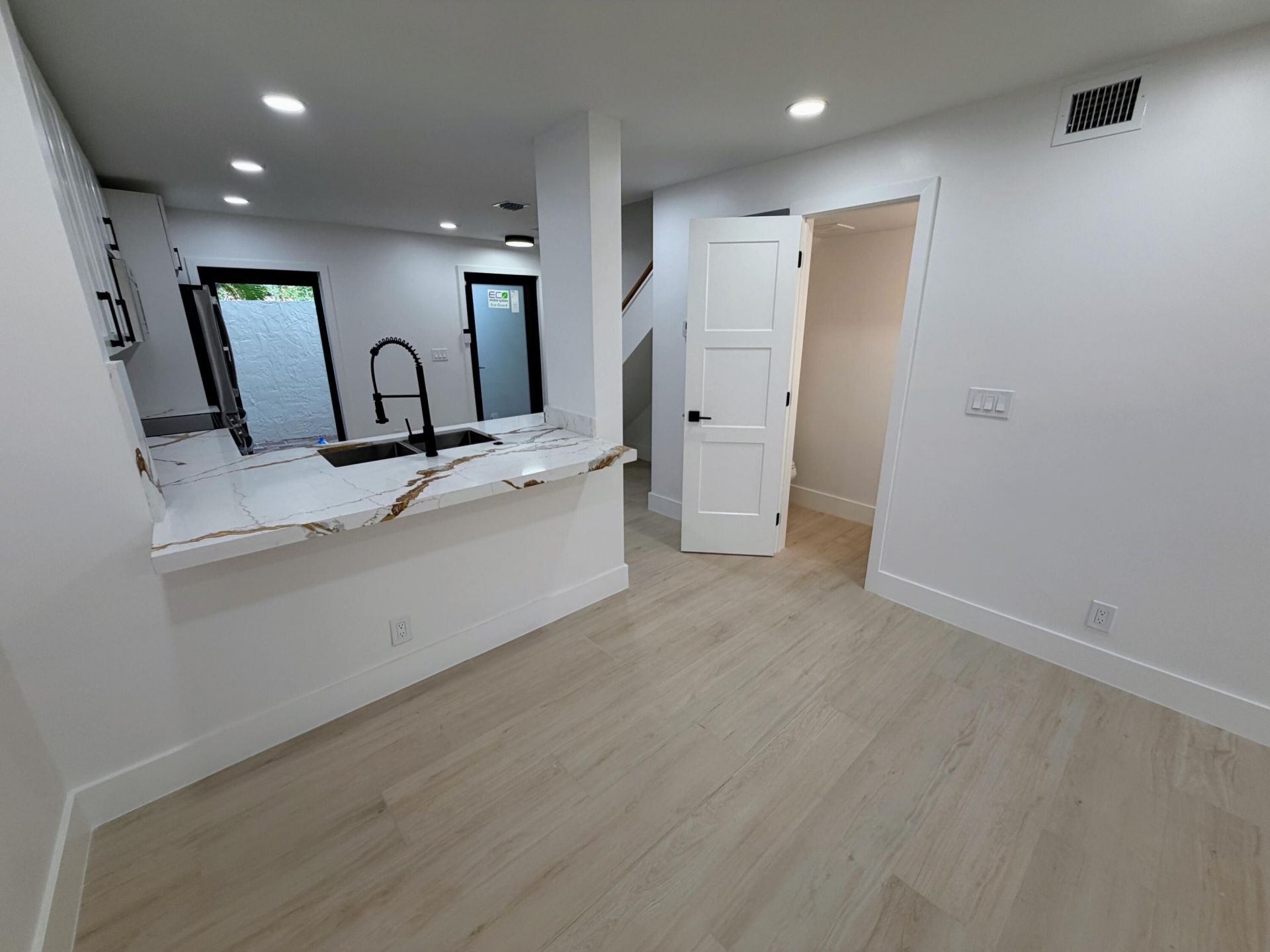 575 NE 7th Avenue, Unit 4b, Fort Lauderdale, FL 33301 Photo