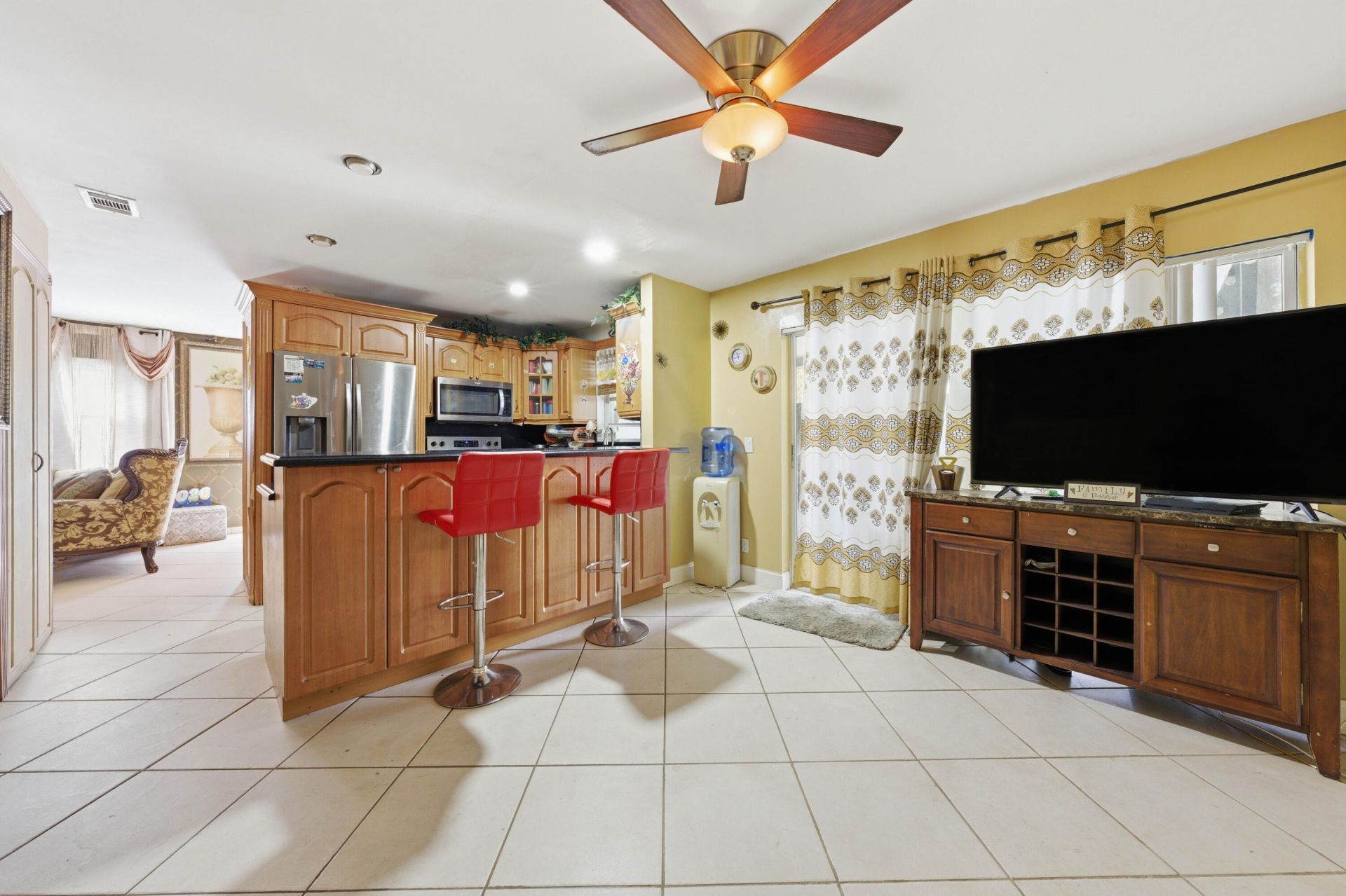 6582 Bayfront Drive, Margate, FL 33063 Photo