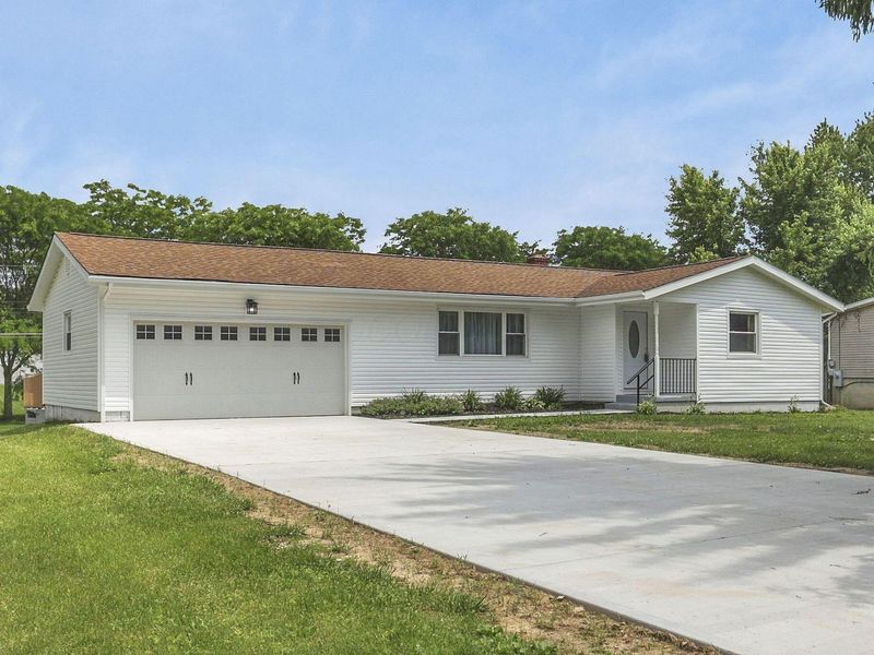 125 Ashcraft Drive, Granville, OH 43023 Photo 3
