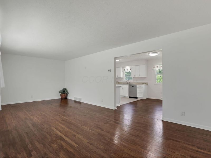 125 Ashcraft Drive, Granville, OH 43023 Photo 9