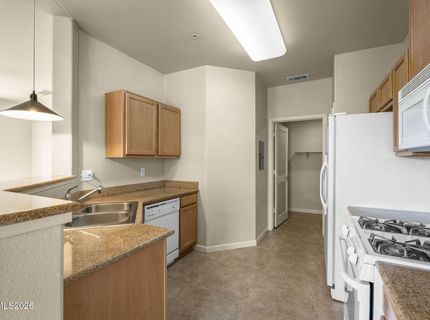 17000 Wedge Parkway, Unit 1421, Reno, NV 89511 Photo
