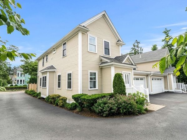 290 Nevada St, Unit 290, Newton, MA 02460