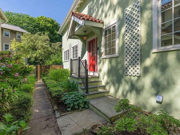 4 Gracewood Park, Cambridge, MA 02138