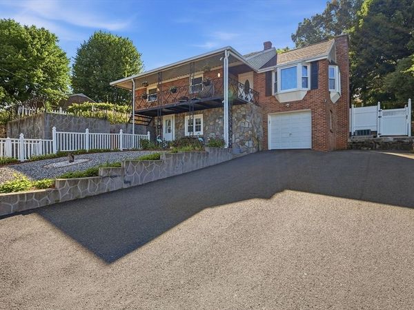 140 Ruskin St, Chicopee, MA 01020