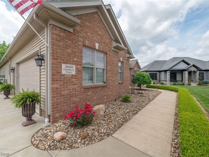 20000 Crowberry Court, North Lima, OH 44452 Photo 2