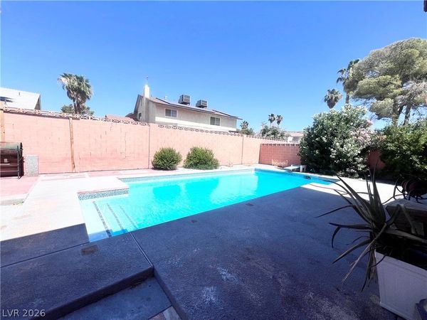 5009 Mesa View Drive , Las Vegas, NV 89120