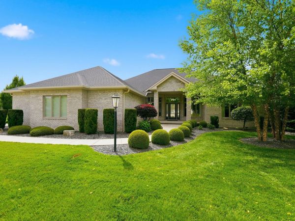 1504 N Legend Court, Muncie, IN 47304