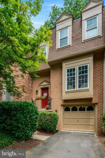 7838 Ashley Glen Road, Annandale, VA 22003 Main Photo