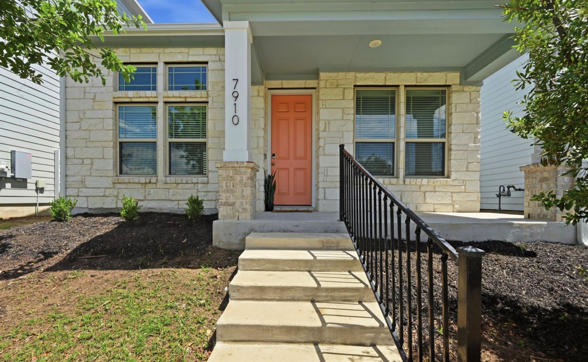 7910 Lennon Dr , Austin, TX 78744 Main Photo
