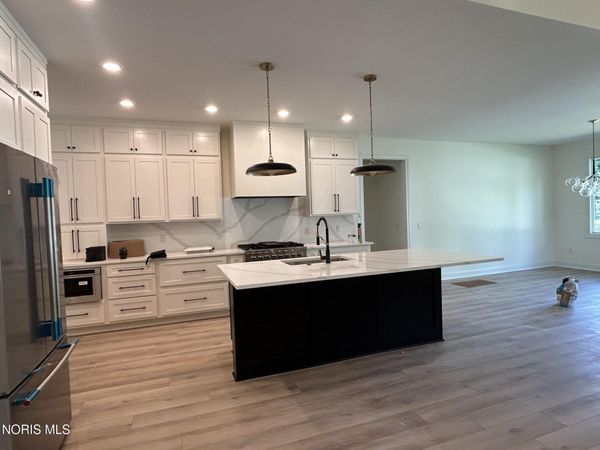 2277 Big Hickory Run , Sylvania, OH 43560