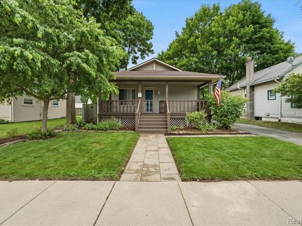154 East Street, Oxford Vlg, MI 48371