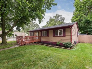 658 Kansas Avenue, York Twp, MI 48198