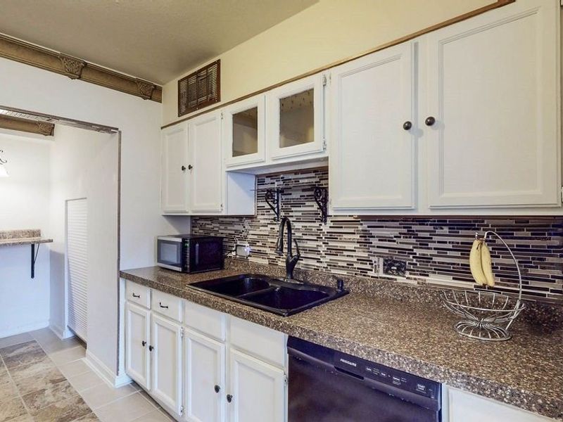 13800 Fairhill Road, Unit 512, Shaker Heights, OH 44120 Photo 9