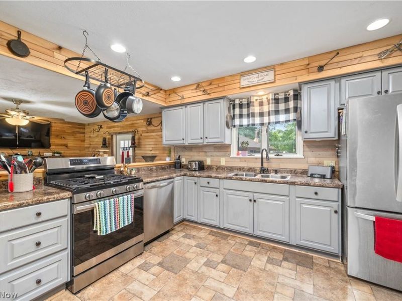 37581 Capel Road , Grafton, OH 44044 Photo 6