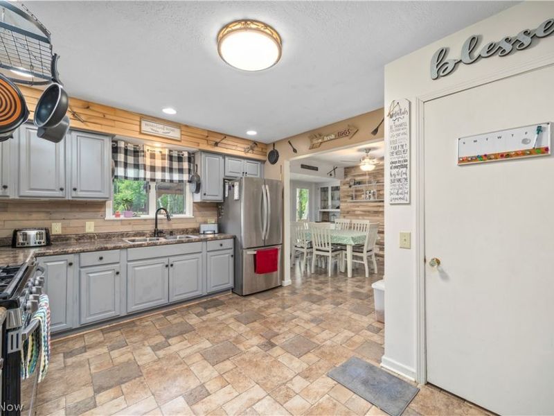 37581 Capel Road , Grafton, OH 44044 Photo 7