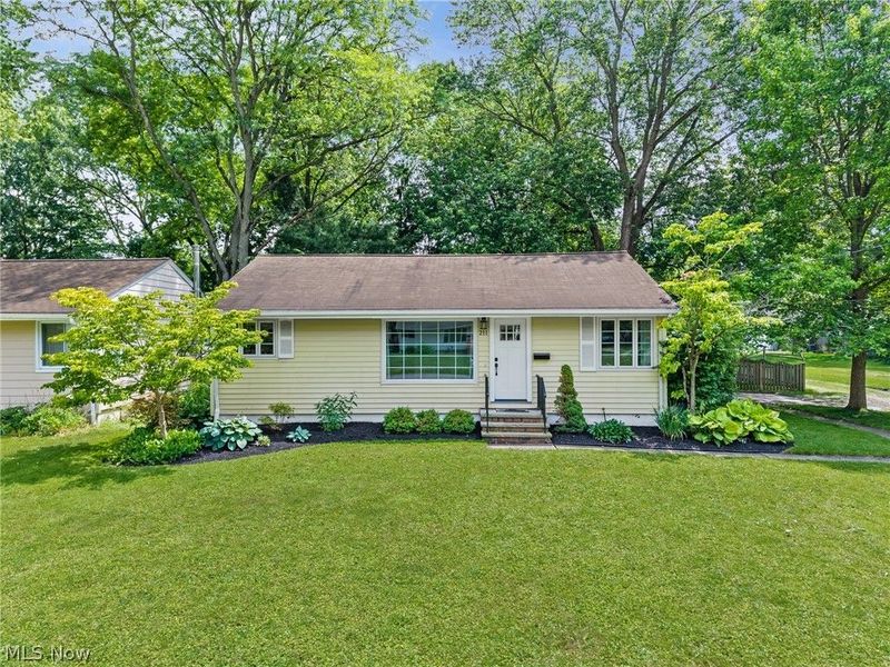 211 Wyleswood Drive, Berea, OH 44017 Photo 2