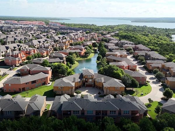 7310 Venice Drive, Unit 4, Grand Prairie, TX 75054