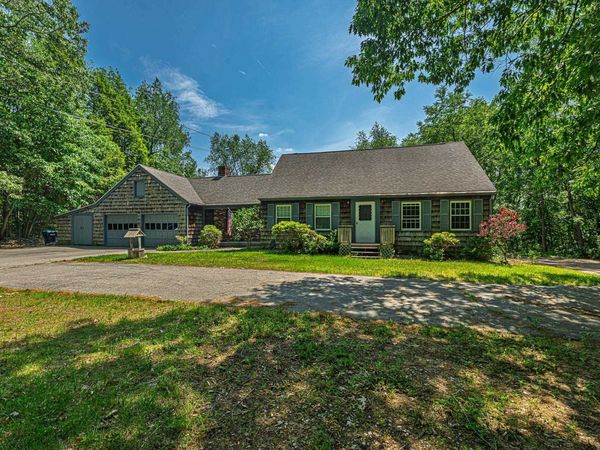 7 Squamscott Road, Stratham, NH 03885