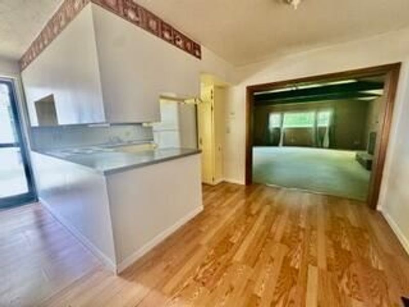148 S Columbus Street, Sunbury, OH 43074 Photo 3
