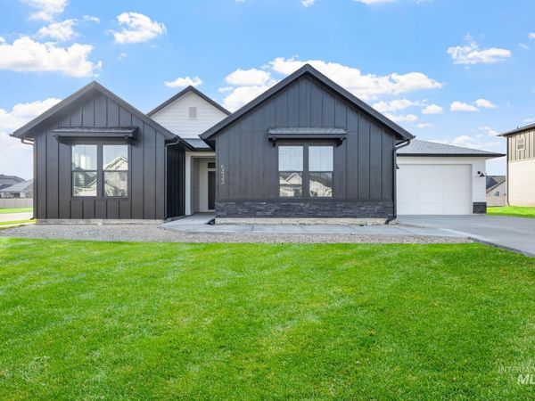 8284 E Presley Ct, Nampa, ID 83687