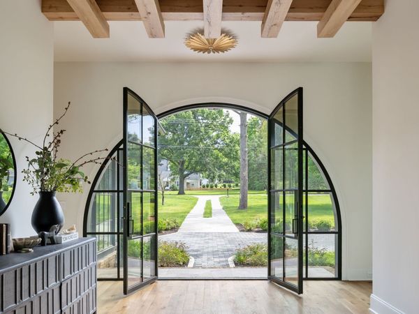 2805 Tyne Blvd, Nashville, TN 37215